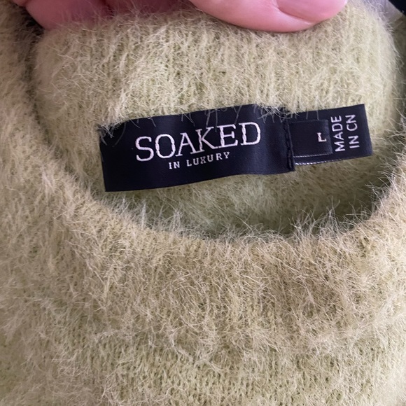 Fuzzy, light green sweater - Picture 3 of 3